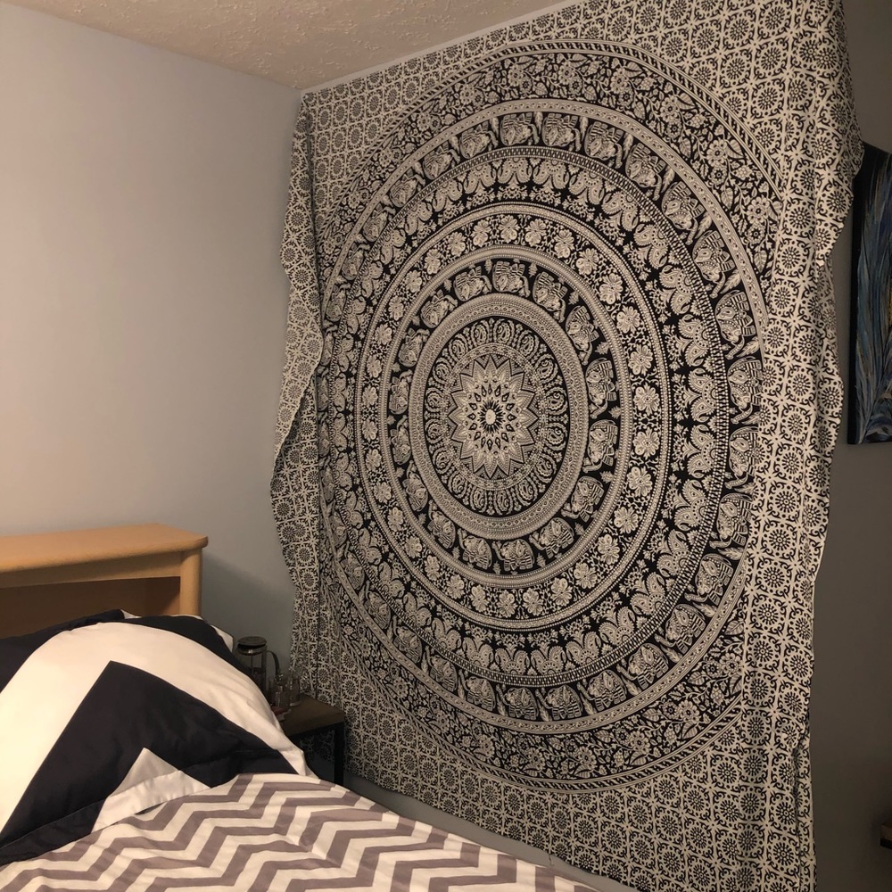BLACK & WHITE TAPESTRY